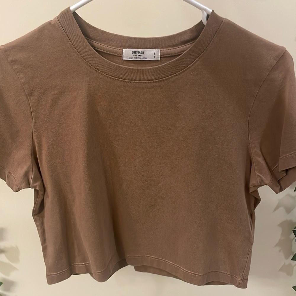 Brown baby tee; size S
